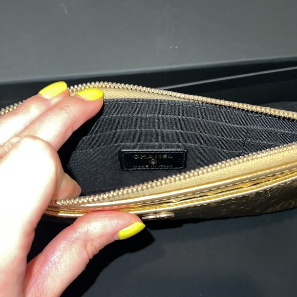 Chanel metallic embossed crocodile Wallet - Picture 9 of 10